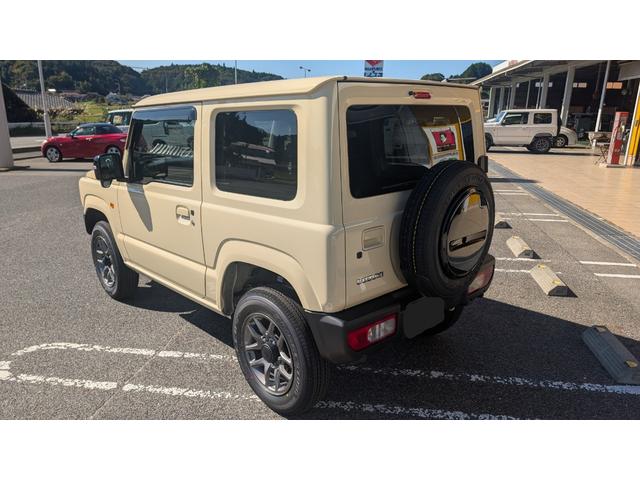 ジムニー XC 4WD XCターボ 登録届出済み未使用車 ディアルブレーキサポート ブレーキホールド LEDヘッドランプ シートヒーター 本革巻きステアリング プッシュスタート スマートキー 16インチアルミホイル付(10枚目)