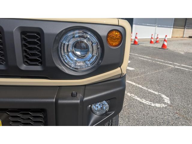 ジムニー XC 4WD XCターボ 登録届出済み未使用車 ディアルブレーキサポート ブレーキホールド LEDヘッドランプ シートヒーター 本革巻きステアリング プッシュスタート スマートキー 16インチアルミホイル付(16枚目)