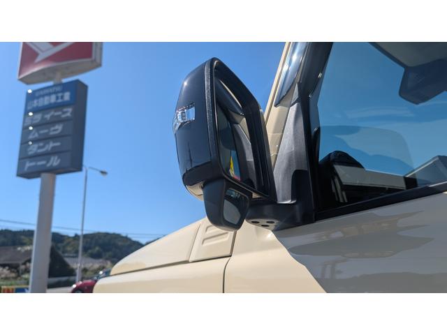 ジムニー XC 4WD XCターボ 登録届出済み未使用車 ディアルブレーキサポート ブレーキホールド LEDヘッドランプ シートヒーター 本革巻きステアリング プッシュスタート スマートキー 16インチアルミホイル付(24枚目)