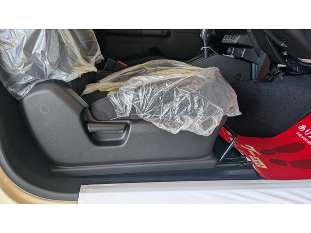 ジムニー XC 4WD XCターボ 登録届出済み未使用車 ディアルブレーキサポート ブレーキホールド LEDヘッドランプ シートヒーター 本革巻きステアリング プッシュスタート スマートキー 16インチアルミホイル付(47枚目)