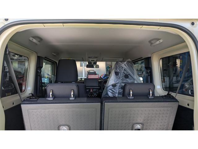 ジムニー XC 4WD XCターボ 登録届出済み未使用車 ディアルブレーキサポート ブレーキホールド LEDヘッドランプ シートヒーター 本革巻きステアリング プッシュスタート スマートキー 16インチアルミホイル付(58枚目)