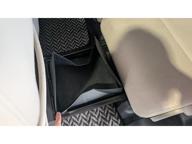 ムーヴキャンバス Ｘリミテッドメイクアップ　ＳＡＩＩ　４ＷＤ　カーナビ　ＥＴＣ　バックカメラ　衝突軽減ブレーキ　両側パワースライドドア　リモコンエンジンスターター　横滑り防止装置　スマートキー　プッシュスタート　オートエアコン　スレアリングリモコン（58枚目）