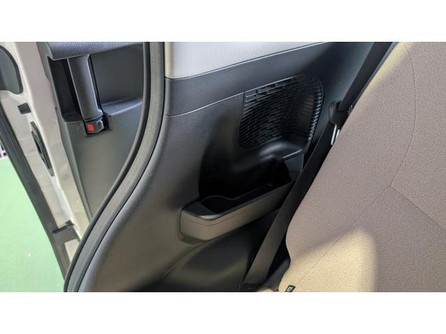 ムーヴキャンバス Ｘリミテッドメイクアップ　ＳＡＩＩ　４ＷＤ　カーナビ　ＥＴＣ　バックカメラ　衝突軽減ブレーキ　両側パワースライドドア　リモコンエンジンスターター　横滑り防止装置　スマートキー　プッシュスタート　オートエアコン　スレアリングリモコン（62枚目）