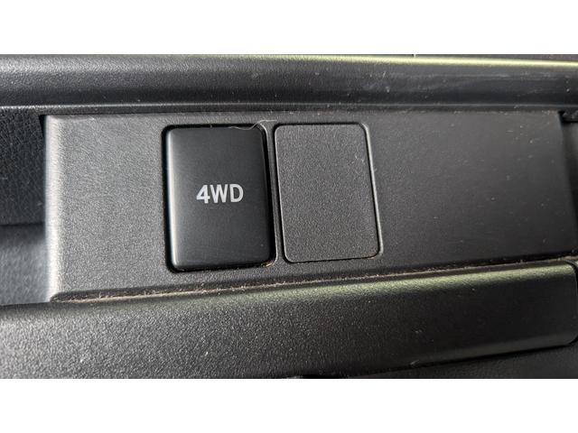 ハイゼットカーゴ クルーズ　４ＷＤ　カーナビ　衝突軽減ブレーキ　オートハイビーム　横滑り防止装置　オーバーヘッドシェルフ　電動格納ミラー　キーレスエントリー　パワーウインド　アイドリングストップ　ライトレベリング付き（29枚目）