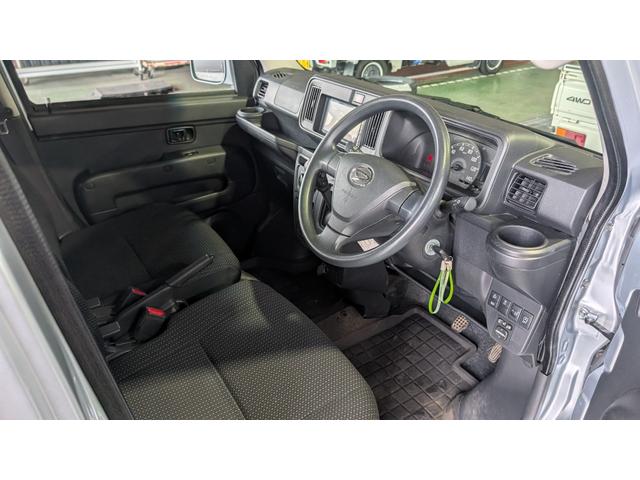 ハイゼットカーゴ クルーズ　４ＷＤ　カーナビ　衝突軽減ブレーキ　オートハイビーム　横滑り防止装置　オーバーヘッドシェルフ　電動格納ミラー　キーレスエントリー　パワーウインド　アイドリングストップ　ライトレベリング付き（39枚目）