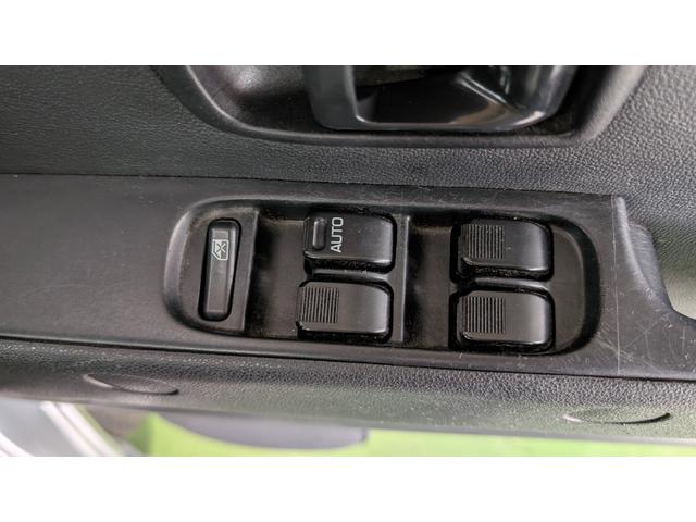 ハイゼットカーゴ クルーズ　４ＷＤ　カーナビ　衝突軽減ブレーキ　オートハイビーム　横滑り防止装置　オーバーヘッドシェルフ　電動格納ミラー　キーレスエントリー　パワーウインド　アイドリングストップ　ライトレベリング付き（40枚目）