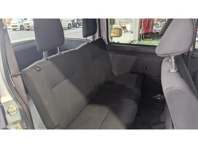 ハイゼットカーゴ クルーズ　４ＷＤ　カーナビ　衝突軽減ブレーキ　オートハイビーム　横滑り防止装置　オーバーヘッドシェルフ　電動格納ミラー　キーレスエントリー　パワーウインド　アイドリングストップ　ライトレベリング付き（50枚目）