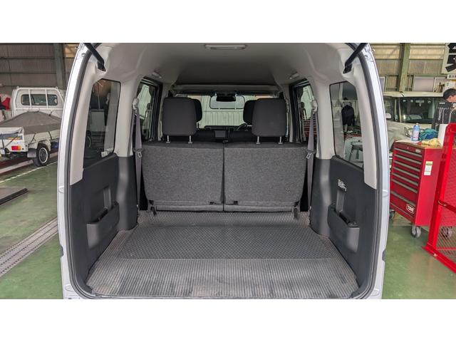 ハイゼットカーゴ クルーズ　４ＷＤ　カーナビ　衝突軽減ブレーキ　オートハイビーム　横滑り防止装置　オーバーヘッドシェルフ　電動格納ミラー　キーレスエントリー　パワーウインド　アイドリングストップ　ライトレベリング付き（51枚目）