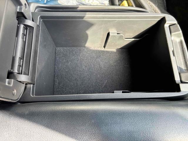 ハイエースワゴン GL 4WD ベッドキット バックカメラ TV オートクルーズコントロール 電動スライドドア オートライト スマートキー 電動格納ミラー 後席モニター 3列シート AT ユーザー買取(25枚目)