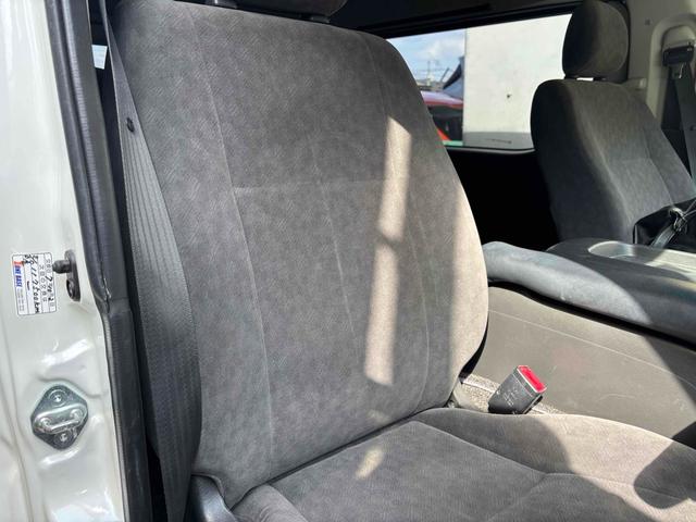 ハイエースワゴン GL 4WD ベッドキット バックカメラ TV オートクルーズコントロール 電動スライドドア オートライト スマートキー 電動格納ミラー 後席モニター 3列シート AT ユーザー買取(28枚目)