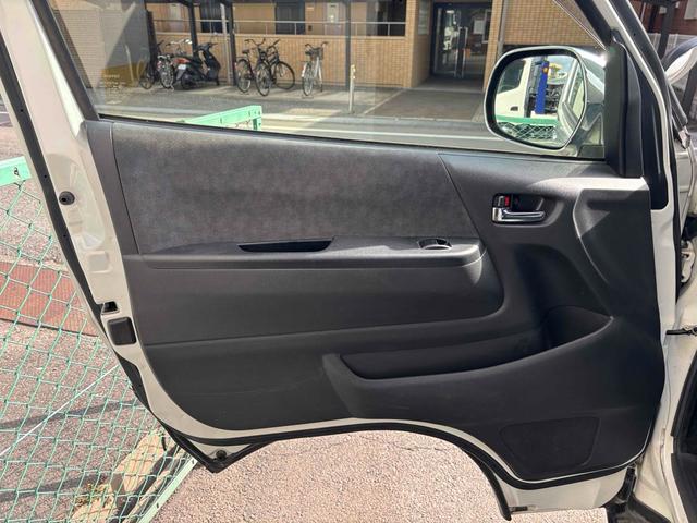 ハイエースワゴン GL 4WD ベッドキット バックカメラ TV オートクルーズコントロール 電動スライドドア オートライト スマートキー 電動格納ミラー 後席モニター 3列シート AT ユーザー買取(29枚目)