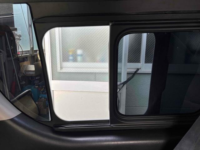 ハイエースワゴン GL 4WD ベッドキット バックカメラ TV オートクルーズコントロール 電動スライドドア オートライト スマートキー 電動格納ミラー 後席モニター 3列シート AT ユーザー買取(39枚目)