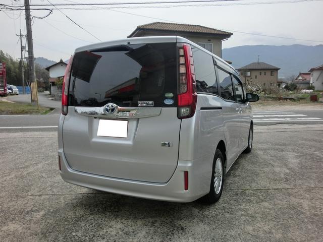 ハイブリッドG 禁煙車 7人乗り プリクラッシュ オートクルーズコントロール シートヒータ バックモニタ 片側電動スライドドア スマートキ ナビ TV ETC BSM 3列シート 15インチアルミ シートカバー付(7枚目)