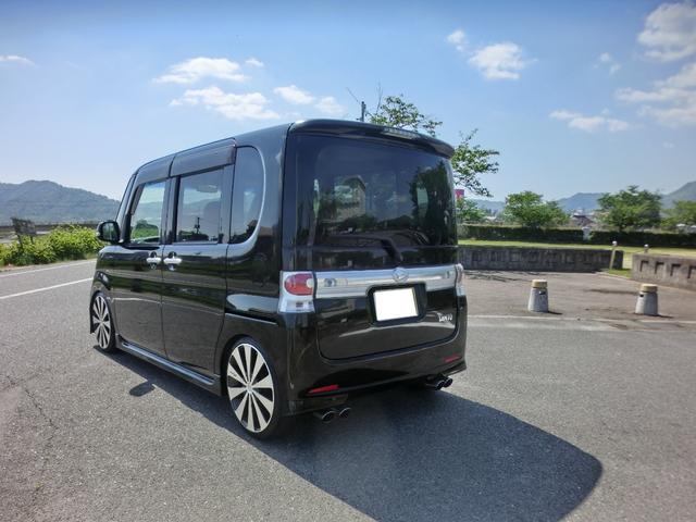 タント カスタムＲＳ　１７インチアルミ　車高調　ナビ（Ｂｌｕｅｔｏｏｔｈ接続・フルセグテレビ・ＤＶＤ再生・ＣＤ）バックカメラ　社外ホーン　ＥＴＣ　パワースライドドア　ＨＩＤライト　スマートキー　電動格納ドアミラ　社外マフラ（8枚目）