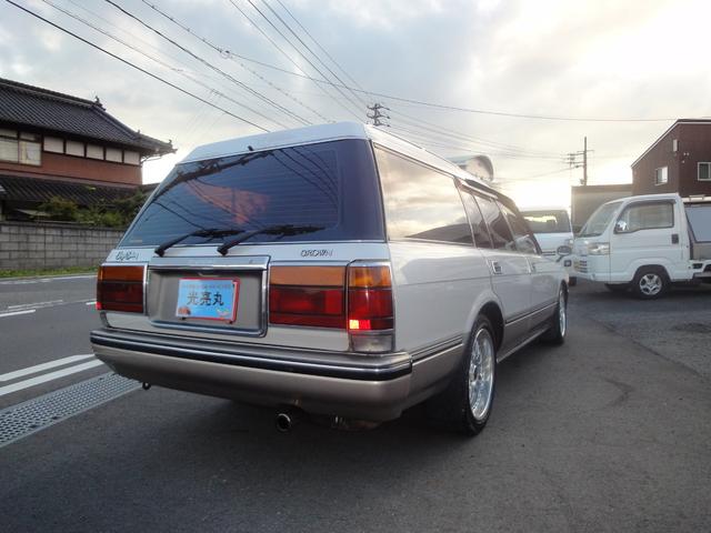 クラウンステーションワゴン ロイヤルサルーン　ツインカム　スーパーチャージャー　修復無　禁煙車　ＰＳ　ＰＷ　ＡＴ　サンルーフ　フェンダーミラー　内装フルノーマル　７人乗り　社外アルミ　ローダウン　タイベル７．９万キロ交換済　トノカバー付　バッテリィ新品　タイヤ４本新品交換渡（8枚目）