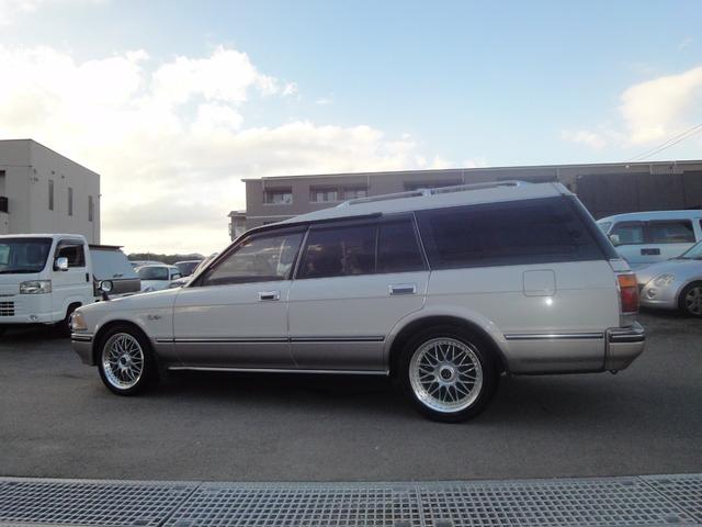クラウンステーションワゴン ロイヤルサルーン　ツインカム　スーパーチャージャー　修復無　禁煙車　ＰＳ　ＰＷ　ＡＴ　サンルーフ　フェンダーミラー　内装フルノーマル　７人乗り　社外アルミ　ローダウン　タイベル７．９万キロ交換済　トノカバー付　バッテリィ新品　タイヤ４本新品交換渡（9枚目）