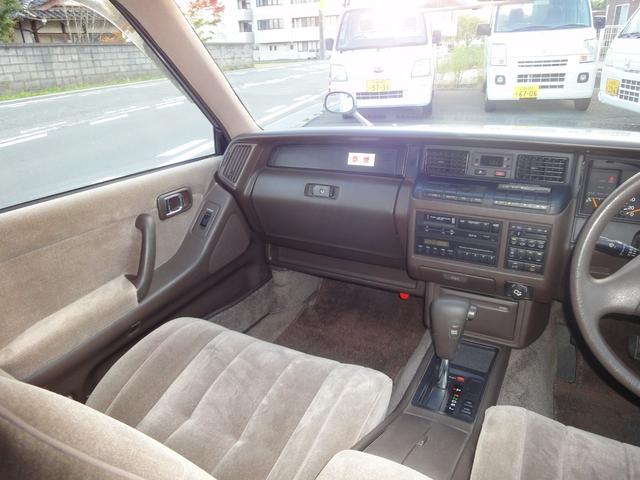 クラウンステーションワゴン ロイヤルサルーン　ツインカム　スーパーチャージャー　修復無　禁煙車　ＰＳ　ＰＷ　ＡＴ　サンルーフ　フェンダーミラー　内装フルノーマル　７人乗り　社外アルミ　ローダウン　タイベル７．９万キロ交換済　トノカバー付　バッテリィ新品　タイヤ４本新品交換渡（11枚目）