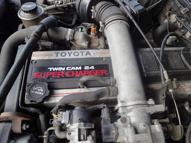 クラウンステーションワゴン ロイヤルサルーン　ツインカム　スーパーチャージャー　修復無　禁煙車　ＰＳ　ＰＷ　ＡＴ　サンルーフ　フェンダーミラー　内装フルノーマル　７人乗り　社外アルミ　ローダウン　タイベル７．９万キロ交換済　トノカバー付　バッテリィ新品　タイヤ４本新品交換渡（44枚目）