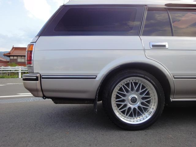クラウンステーションワゴン ロイヤルサルーン　ツインカム　スーパーチャージャー　修復無　禁煙車　ＰＳ　ＰＷ　ＡＴ　サンルーフ　フェンダーミラー　内装フルノーマル　７人乗り　社外アルミ　ローダウン　タイベル７．９万キロ交換済　トノカバー付　バッテリィ新品　タイヤ４本新品交換渡（45枚目）