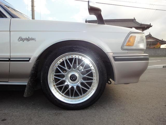 クラウンステーションワゴン ロイヤルサルーン　ツインカム　スーパーチャージャー　修復無　禁煙車　ＰＳ　ＰＷ　ＡＴ　サンルーフ　フェンダーミラー　内装フルノーマル　７人乗り　社外アルミ　ローダウン　タイベル７．９万キロ交換済　トノカバー付　バッテリィ新品　タイヤ４本新品交換渡（46枚目）