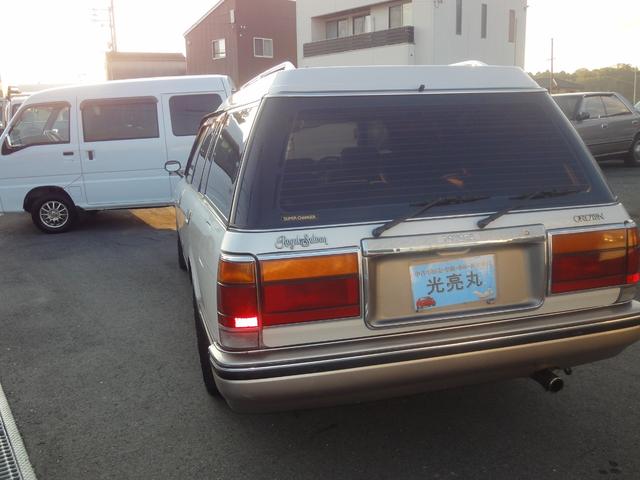 クラウンステーションワゴン ロイヤルサルーン　ツインカム　スーパーチャージャー　修復無　禁煙車　ＰＳ　ＰＷ　ＡＴ　サンルーフ　フェンダーミラー　内装フルノーマル　７人乗り　社外アルミ　ローダウン　タイベル７．９万キロ交換済　トノカバー付　バッテリィ新品　タイヤ４本新品交換渡（67枚目）