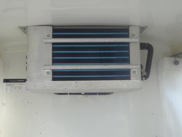 ハイゼットカーゴ 冷蔵冷凍車　禁煙車　－７℃　ＰＳ　ＡＣ　ＡＴ　荷室各扉に冷気逃げ予防カーテン付　タイミングチェーン　ＡＭラジオ（33枚目）