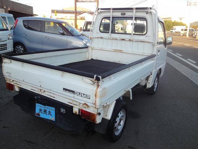 サンバートラック ダンプ 修復無 電動ローダンプ 2駆4駆切替 EL付 5速 PS AC 作業灯 三方開 テールゲートチェーン 運転席エアバック タイベル94,603km時交換 荷台ゴムマット 足元ゴムマット(6枚目)