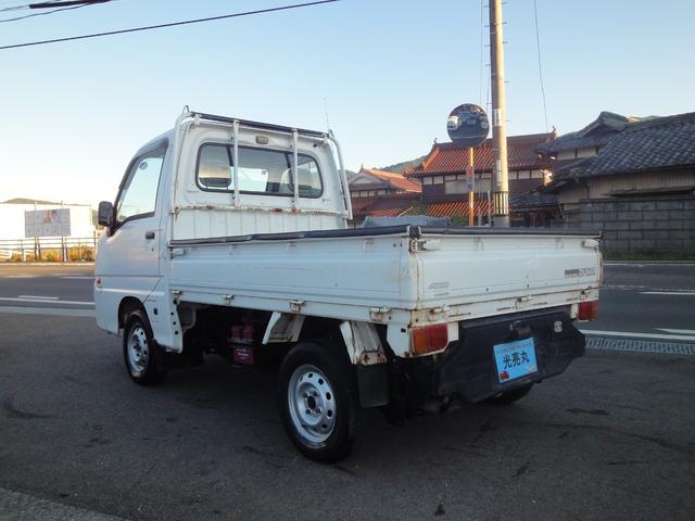 サンバートラック ダンプ 修復無 電動ローダンプ 2駆4駆切替 EL付 5速 PS AC 作業灯 三方開 テールゲートチェーン 運転席エアバック タイベル94,603km時交換 荷台ゴムマット 足元ゴムマット(8枚目)