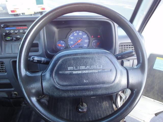 サンバートラック ダンプ 修復無 電動ローダンプ 2駆4駆切替 EL付 5速 PS AC 作業灯 三方開 テールゲートチェーン 運転席エアバック タイベル94,603km時交換 荷台ゴムマット 足元ゴムマット(17枚目)