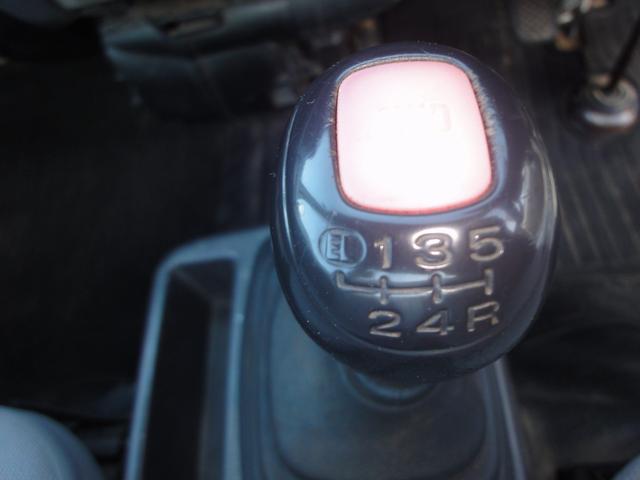 サンバートラック ダンプ 修復無 電動ローダンプ 2駆4駆切替 EL付 5速 PS AC 作業灯 三方開 テールゲートチェーン 運転席エアバック タイベル94,603km時交換 荷台ゴムマット 足元ゴムマット(22枚目)