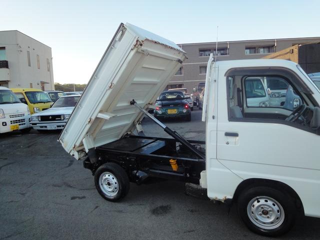 サンバートラック ダンプ 修復無 電動ローダンプ 2駆4駆切替 EL付 5速 PS AC 作業灯 三方開 テールゲートチェーン 運転席エアバック タイベル94,603km時交換 荷台ゴムマット 足元ゴムマット(24枚目)