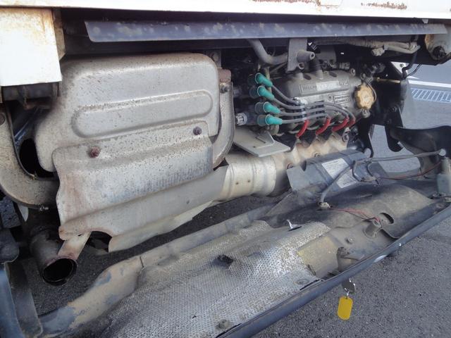 サンバートラック ダンプ 修復無 電動ローダンプ 2駆4駆切替 EL付 5速 PS AC 作業灯 三方開 テールゲートチェーン 運転席エアバック タイベル94,603km時交換 荷台ゴムマット 足元ゴムマット(36枚目)