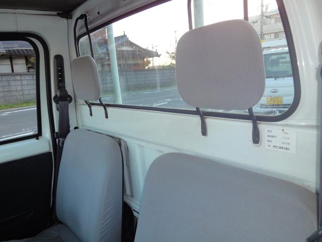 サンバートラック ダンプ 修復無 電動ローダンプ 2駆4駆切替 EL付 5速 PS AC 作業灯 三方開 テールゲートチェーン 運転席エアバック タイベル94,603km時交換 荷台ゴムマット 足元ゴムマット(43枚目)