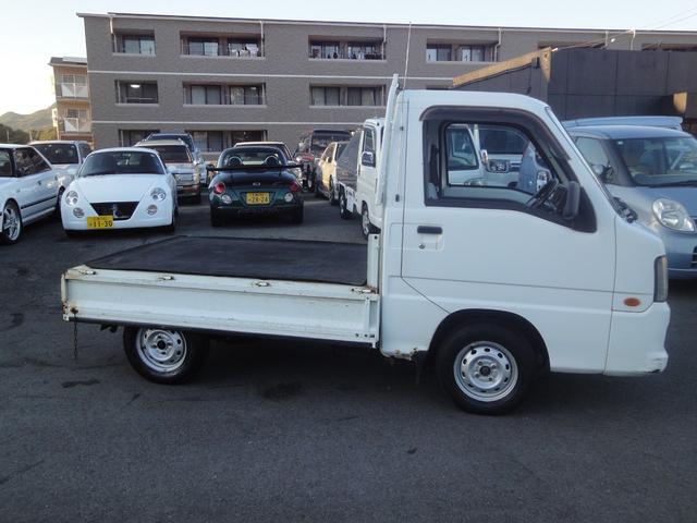 サンバートラック ダンプ 修復無 電動ローダンプ 2駆4駆切替 EL付 5速 PS AC 作業灯 三方開 テールゲートチェーン 運転席エアバック タイベル94,603km時交換 荷台ゴムマット 足元ゴムマット(48枚目)