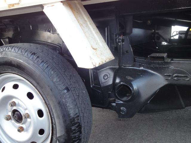 サンバートラック ダンプ 修復無 電動ローダンプ 2駆4駆切替 EL付 5速 PS AC 作業灯 三方開 テールゲートチェーン 運転席エアバック タイベル94,603km時交換 荷台ゴムマット 足元ゴムマット(54枚目)