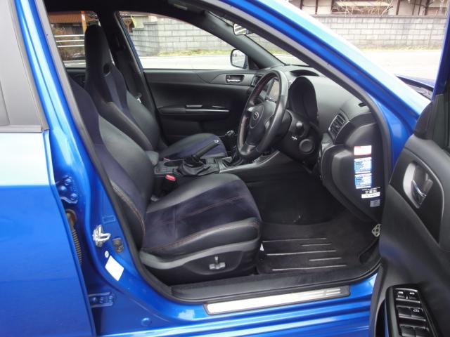 インプレッサ １．５ｉ－Ｓ　リミテッドプレミアムパッケージ　修復無　禁煙車　１．５Ｌ　５速　フルセグ　ＳＤナビ　ＤＶＤ視聴　ＡＣ　ＰＳ　ＰＷ　前後ドラレコ　ＥＴＣ　１６インチ純正アルミ　アブソーバ４本レグノ２０２５製新品交換　純正フロアマット　ラゲージマット（12枚目）