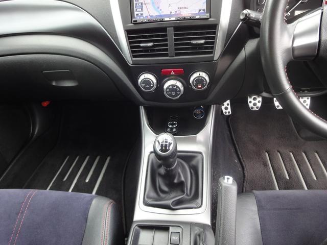 インプレッサ １．５ｉ－Ｓ　リミテッドプレミアムパッケージ　修復無　禁煙車　１．５Ｌ　５速　フルセグ　ＳＤナビ　ＤＶＤ視聴　ＡＣ　ＰＳ　ＰＷ　前後ドラレコ　ＥＴＣ　１６インチ純正アルミ　アブソーバ４本レグノ２０２５製新品交換　純正フロアマット　ラゲージマット（16枚目）