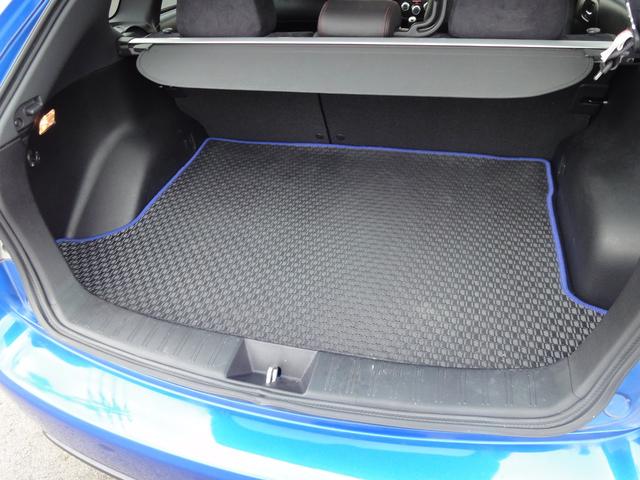 インプレッサ １．５ｉ－Ｓ　リミテッドプレミアムパッケージ　修復無　禁煙車　１．５Ｌ　５速　フルセグ　ＳＤナビ　ＤＶＤ視聴　ＡＣ　ＰＳ　ＰＷ　前後ドラレコ　ＥＴＣ　１６インチ純正アルミ　アブソーバ４本レグノ２０２５製新品交換　純正フロアマット　ラゲージマット（50枚目）