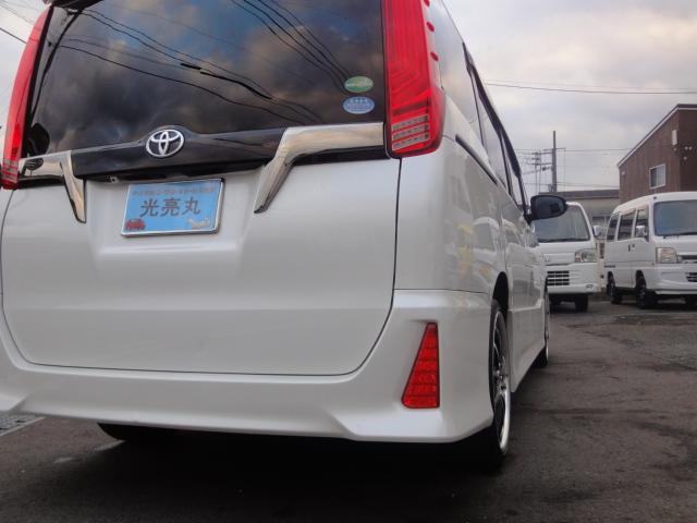 ヴォクシー ＺＳ　ワンオーナ　禁煙　修復無　７人乗り　純正エンジンスターター　アルパインビッグＸ１１　バックモニタ　ＥＴＣ　ヘッドレストモニタ　１９インチ社外アルミ　ウーファ　社外ステアリング　社外テール　室内ＬＥＤ灯（68枚目）