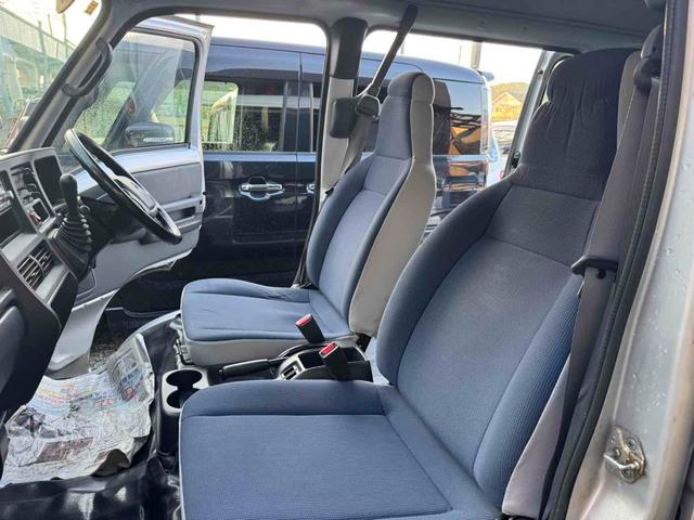 サンバーバン トランスポーター　キーレス　フロントパワーウィンドウ　ＡＴ　両側スライドドア　エアコン　運転席エアバッグ（9枚目）