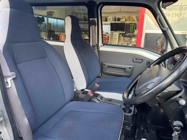 サンバーバン トランスポーター　キーレス　フロントパワーウィンドウ　ＡＴ　両側スライドドア　エアコン　運転席エアバッグ（22枚目）