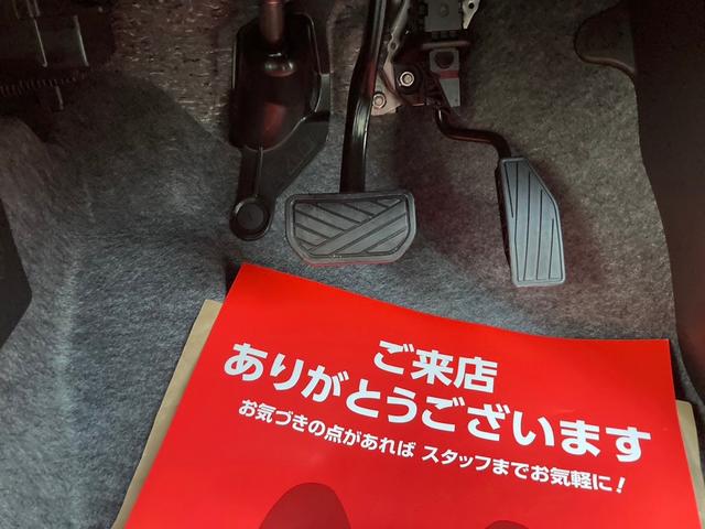 アルト ハイブリッドＳ　届け出済み未使用車　クリアランスソナー　レーンアシスト　衝突被害軽減システム　オートライト　キーレスエントリー　アイドリングストップ　電動格納ミラー　シートヒーター　ＣＶＴ　盗難防止システム　ＡＢＳ（6枚目）