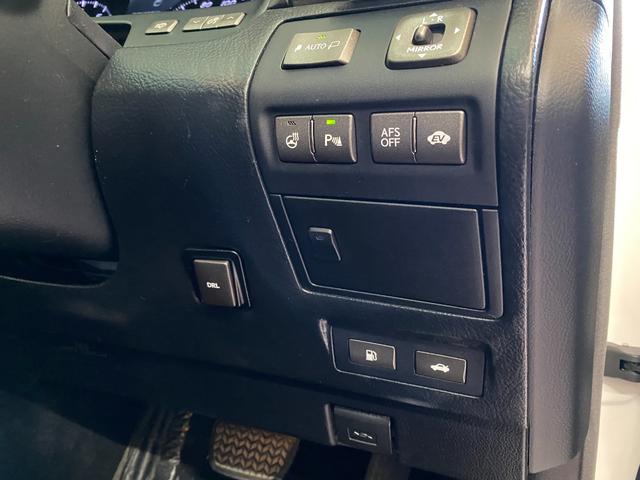 LS600h バージョンS Iパッケージ サンルーフ・マークレビンソン・電動リアサンシェード・デイライトキット・ETC・グリップヒーター・シートエアコン・シートヒーター・電動リアゲート・レザーシート・ドライブレコーダー(15枚目)