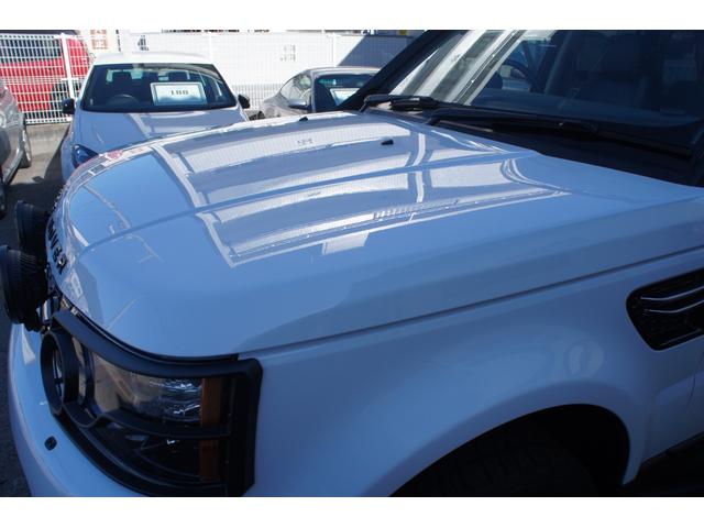 レンジローバースポーツ ５．０　Ｖ８　ルーフラック　リアラダー　サイドステップ　ＬＥＤフォグランプ　サンルーフ　ＥＴＣ　リストアップ　１８インチアルミホイール　パワーテールゲート　シュノーケル　前後ランプガード（15枚目）