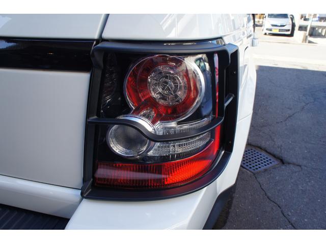 レンジローバースポーツ ５．０　Ｖ８　ルーフラック　リアラダー　サイドステップ　ＬＥＤフォグランプ　サンルーフ　ＥＴＣ　リストアップ　１８インチアルミホイール　パワーテールゲート　シュノーケル　前後ランプガード（25枚目）