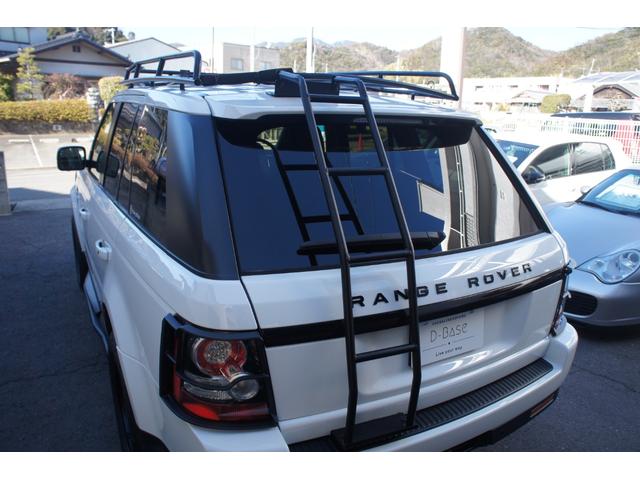 レンジローバースポーツ ５．０　Ｖ８　ルーフラック　リアラダー　サイドステップ　ＬＥＤフォグランプ　サンルーフ　ＥＴＣ　リストアップ　１８インチアルミホイール　パワーテールゲート　シュノーケル　前後ランプガード（27枚目）