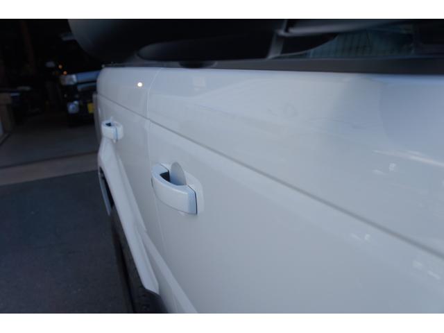 レンジローバースポーツ ５．０　Ｖ８　ルーフラック　リアラダー　サイドステップ　ＬＥＤフォグランプ　サンルーフ　ＥＴＣ　リストアップ　１８インチアルミホイール　パワーテールゲート　シュノーケル　前後ランプガード（36枚目）