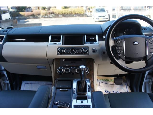 レンジローバースポーツ ５．０　Ｖ８　ルーフラック　リアラダー　サイドステップ　ＬＥＤフォグランプ　サンルーフ　ＥＴＣ　リストアップ　１８インチアルミホイール　パワーテールゲート　シュノーケル　前後ランプガード（59枚目）