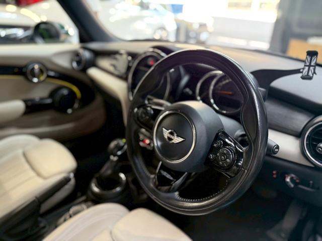 ＭＩＮＩ クーパーＳ　コンバーチブル　オープンカー　ドライブレコーダー　オートクルーズコントロール　オートライト　ＡＴ　スマートキー　シートヒーター　アルミホイール　盗難防止システム　ＡＢＳ　エアコン　パワーステアリング　パワーウィンドウ（2枚目）