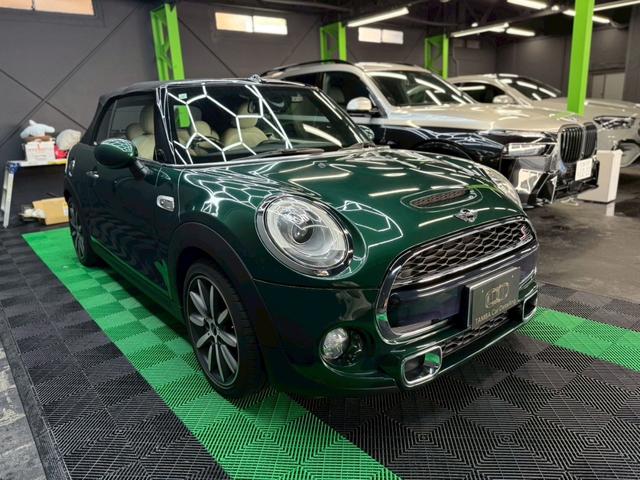 ＭＩＮＩ クーパーＳ　コンバーチブル　オープンカー　ドライブレコーダー　オートクルーズコントロール　オートライト　ＡＴ　スマートキー　シートヒーター　アルミホイール　盗難防止システム　ＡＢＳ　エアコン　パワーステアリング　パワーウィンドウ（13枚目）